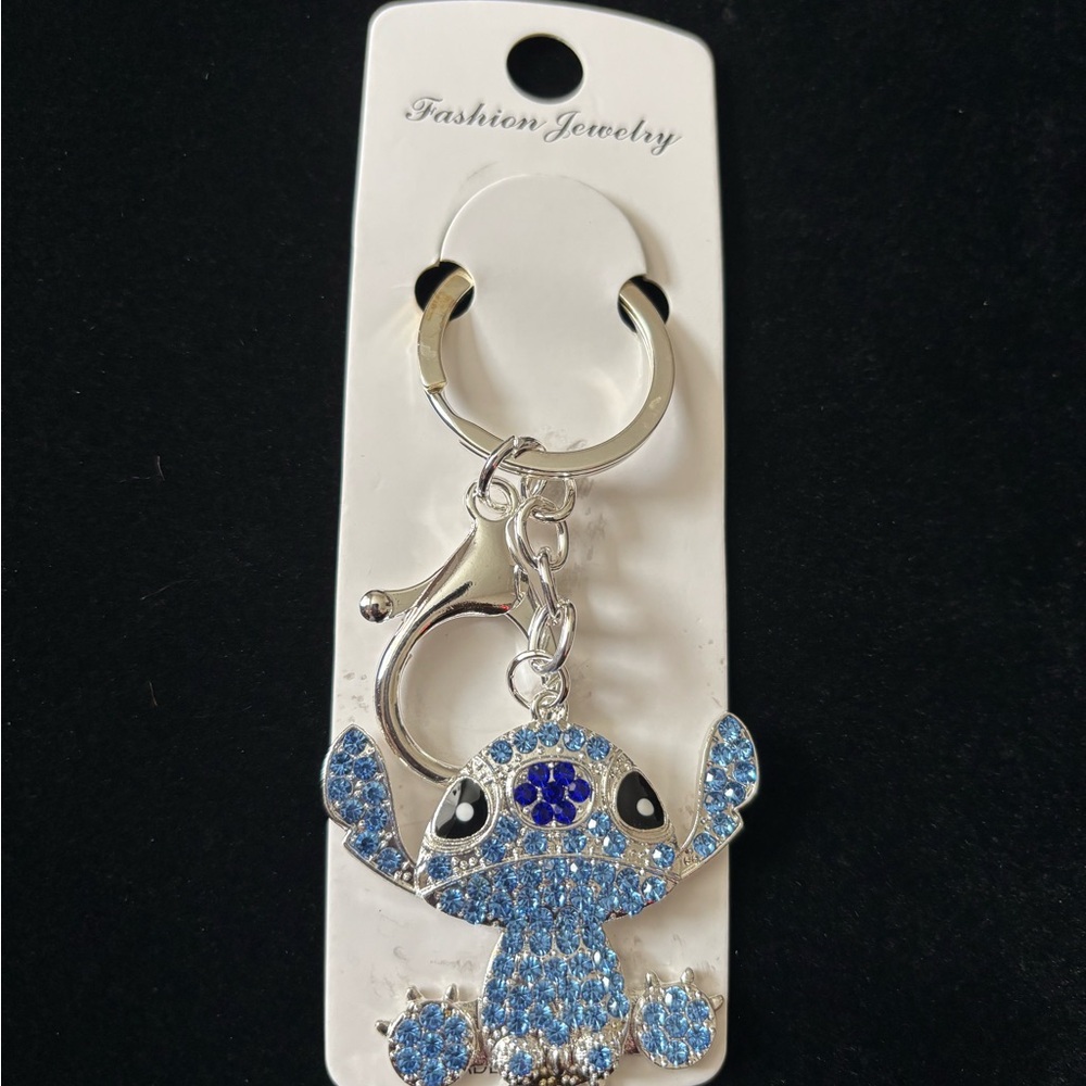 2 Fashion Stitch Keychain - Picture 3 of 4